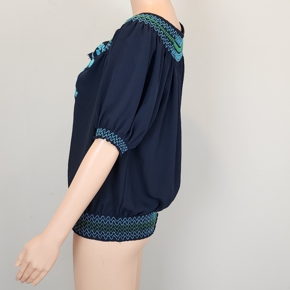 New York & Company short sleeve Embroidery front top - Picture 3 of 12